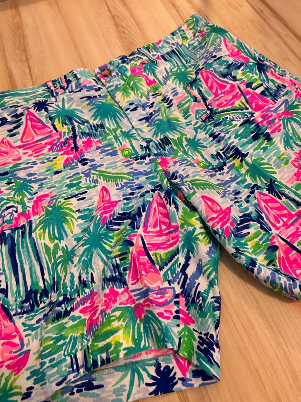 Lilly Pulitzer men’s Beaumont shorts - Picture 3 of 7